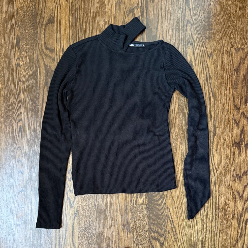 Zara Black Ribbed Sweatshirt